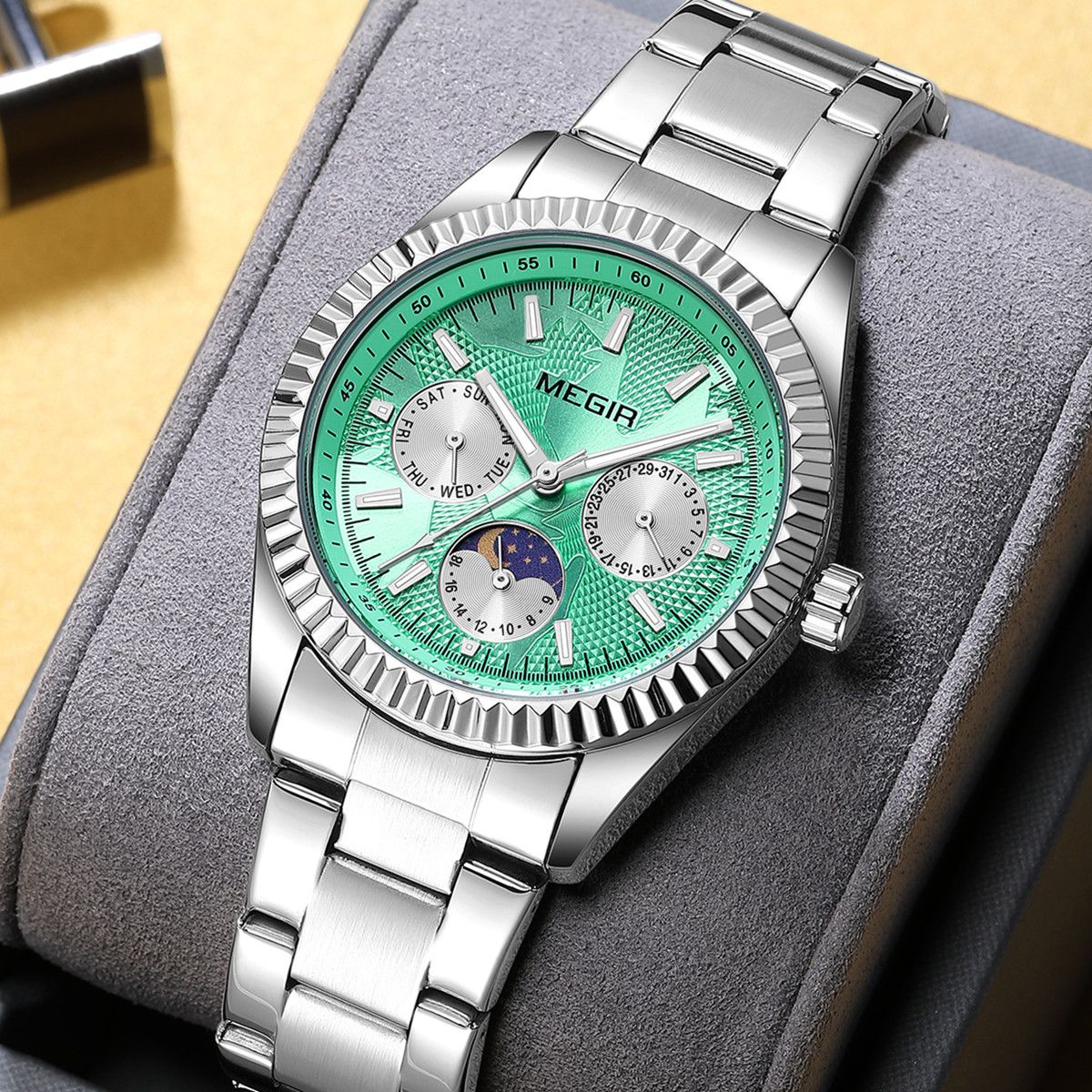 MEGIR Business Men Watch Waterproof Luminous Man Casual Quartz Wristwatch Clock Calendar Week Display Relogio Masculino 1102