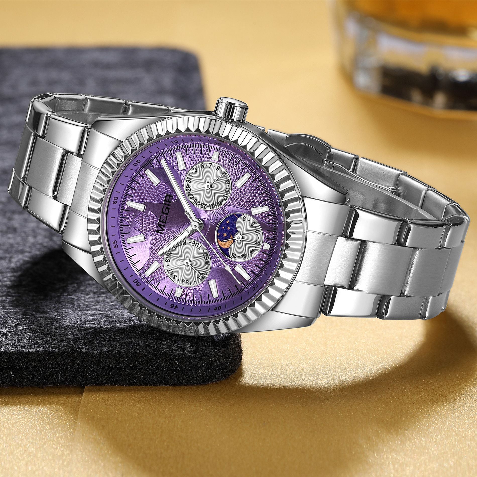 MEGIR Business Men Watch Waterproof Luminous Man Casual Quartz Wristwatch Clock Calendar Week Display Relogio Masculino 1102